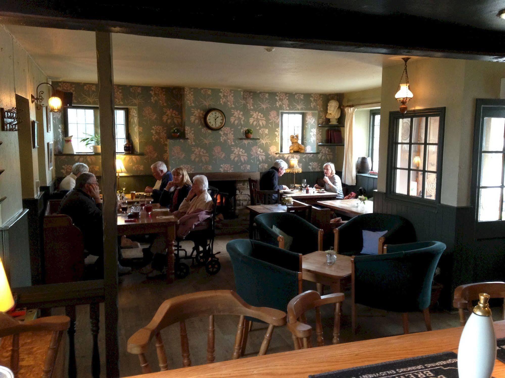 The Tollgate Inn Bradford-On-Avon Exterior foto